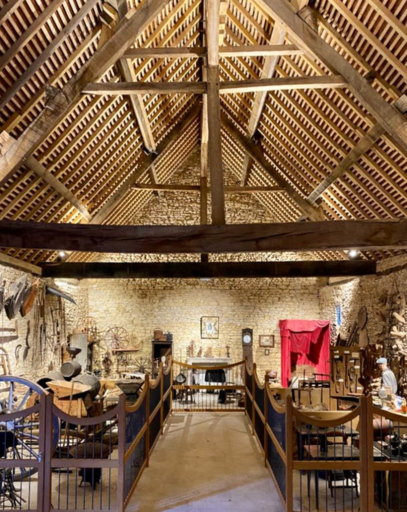 The Museum of Popular Arts and Traditions, a collection of objects and instruments that retrace the history of Berry in a barn with an exposed framework