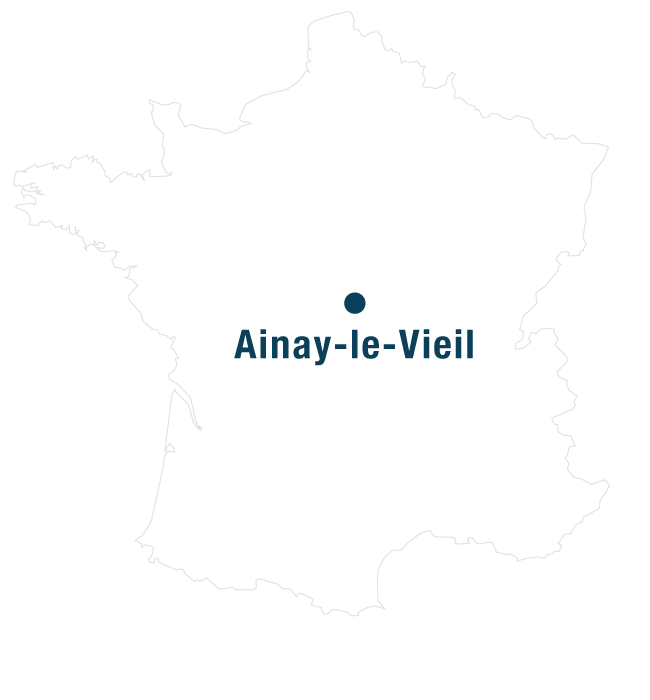 Map of France positioning Château d&#039;Ainay-le-Vieil